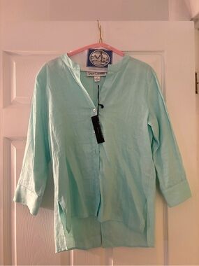 Sara Campbell Mint Green Linen Split-V Button Tunic